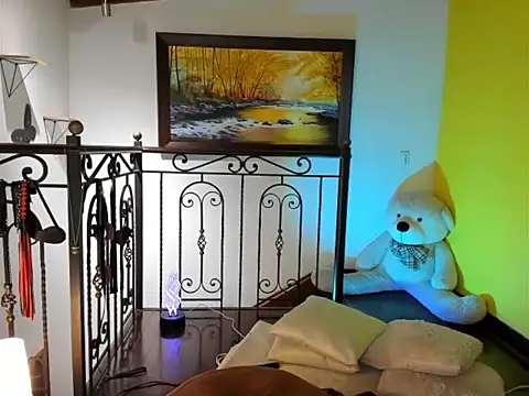 Snapshot of Zulyhenao chatting on 11-24-25, 02:33 Zulyhenao online show from 11-24-25, 02:33