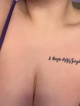 KellyMoors online show from 03-26-26, 01:33