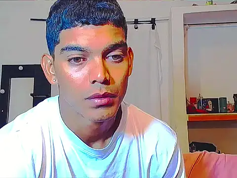 Snapshot of theMyke101 chatting on 05-02-26, 04:39 theMyke101 online show from 05-02-26, 04:39