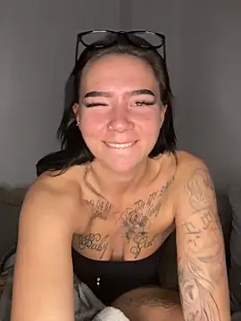 Snapshot of YoungZoexx chatting on 11-04-25, 06:51 YoungZoexx online show from 11-04-25, 06:51