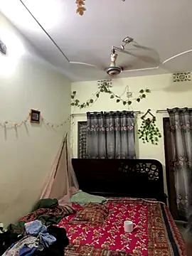 Snapshot of Sweet_Couple59 chatting on 10-05-25, 10:13 Sweet Couple59 online show from 10-05-25, 10:13