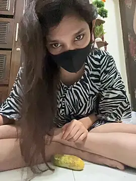 Snapshot of Sweet_Couple59 chatting on 10-23-25, 04:39 Sweet Couple59 online show from 10-23-25, 04:39