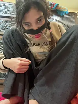 Snapshot of Sweet_Couple59 chatting on 01-15-26, 05:49 Sweet Couple59 online show from 01-15-26, 05:49