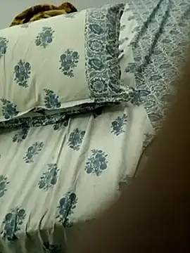 Snapshot of zoya_your chatting on 11-08-25, 01:39 zoya your online show from 11-08-25, 01:39