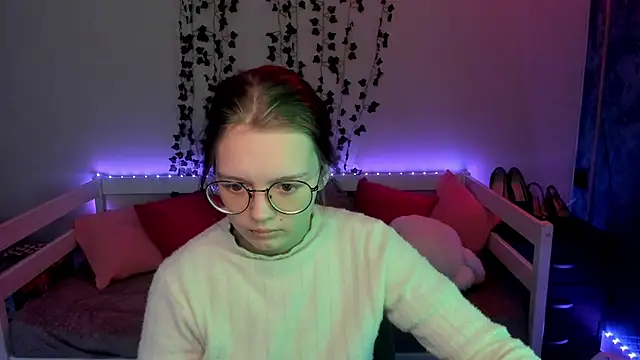 Snapshot of shy_elina01 chatting on 11-04-25, 10:36 shy elina01 online show from 11-04-25, 10:36