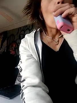 Rileyy7tk online show from 03-03-26, 10:37