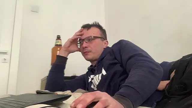 Snapshot of viktor1992-1-1 chatting on 02-10-26, 01:26 viktor1992-1-1 online show from 02-10-26, 01:26