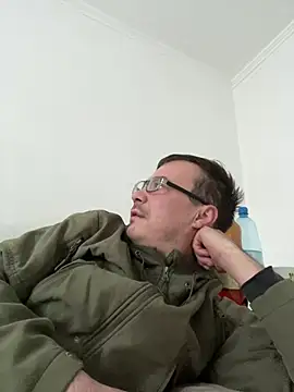 Snapshot of viktor1992-1-1 chatting on 02-19-26, 06:09 viktor1992-1-1 online show from 02-19-26, 06:09