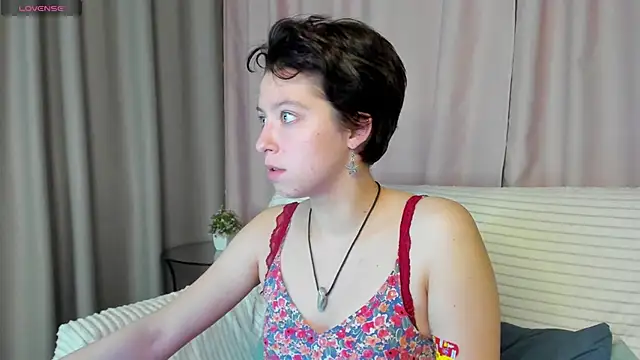 Sara Frayer online show from 12-03-25, 01:57