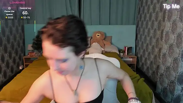 Sara Frayer online show from 12-19-25, 01:12