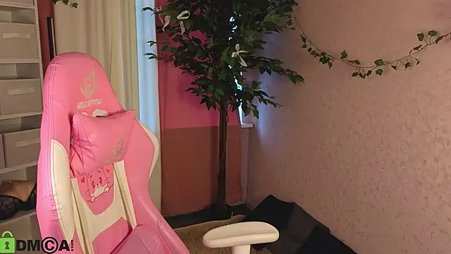 L1na Reeds online show from 04-10-26, 01:11