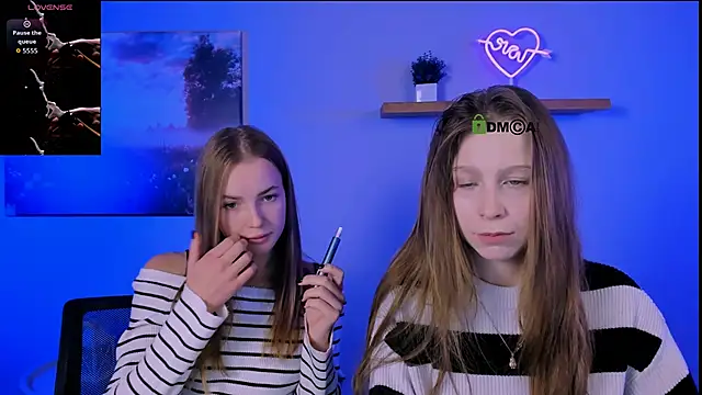 Snapshot of esme_moore_ chatting on 11-07-25, 09:42 esme moore online show from 11-07-25, 09:42