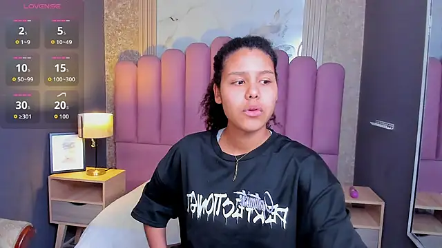 AriaVega online show from 12-19-25, 12:01