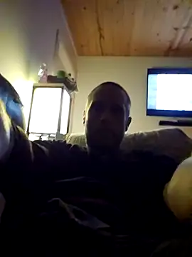 Snapshot of mcxxx87 chatting on 10-16-25, 03:29 mcxxx87 online show from 10-16-25, 03:29