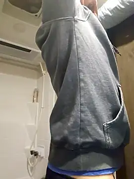 Snapshot of mcxxx87 chatting on 10-22-25, 05:30 mcxxx87 online show from 10-22-25, 05:30