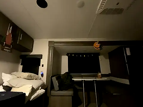 Snapshot of mcxxx87 chatting on 11-01-25, 11:01 mcxxx87 online show from 11-01-25, 11:01