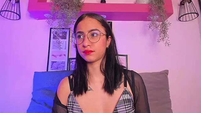 Alana Martinez  online show from 12-01-25, 01:05