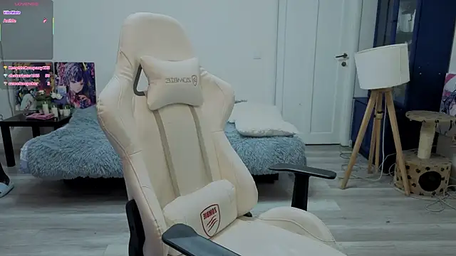 xAlisontiny online show from 01-19-26, 06:50