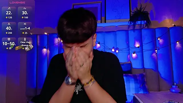 Snapshot of LiamThunder05_ chatting on 11-11-25, 03:06 LiamThunder05 online show from 11-11-25, 03:06