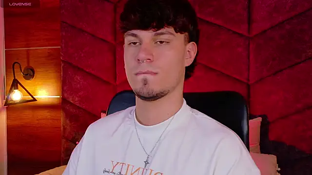 Snapshot of LiamThunder05_ chatting on 11-29-25, 03:20 LiamThunder05 online show from 11-29-25, 03:20