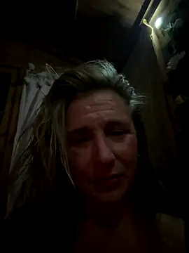 MimiMaee online show from 10-05-25, 09:24