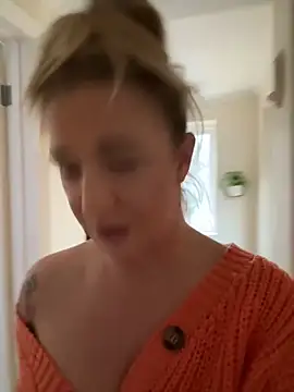 MimiMaee online show from 12-01-25, 11:04