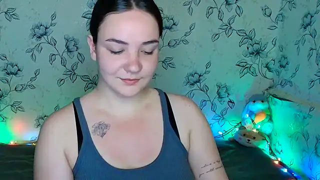 OliviaMontgommery online show from 06-15-26, 12:29