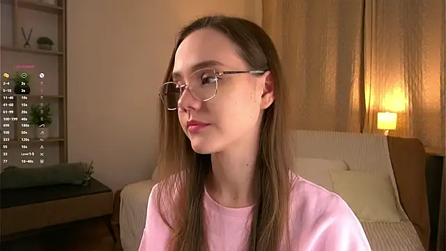 SweetSaraPie online show from 04-10-26, 06:12