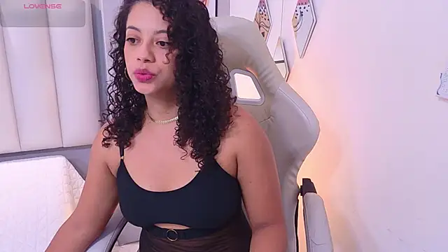 Snapshot of CamilaLevy chatting on 06-22-26, 12:24 CamilaLevy online show from 06-22-26, 12:24