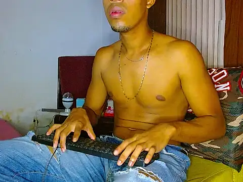 andreswj bigcock23 online show from 10-05-25, 10:07