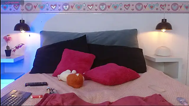 Suzy1  online show from 12-20-25, 08:05