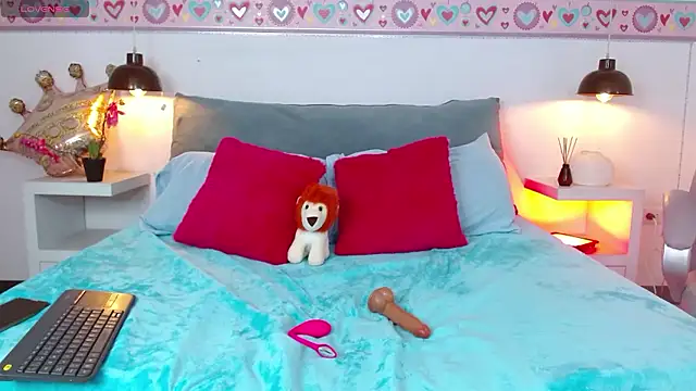 Suzy1  online show from 01-17-26, 07:39