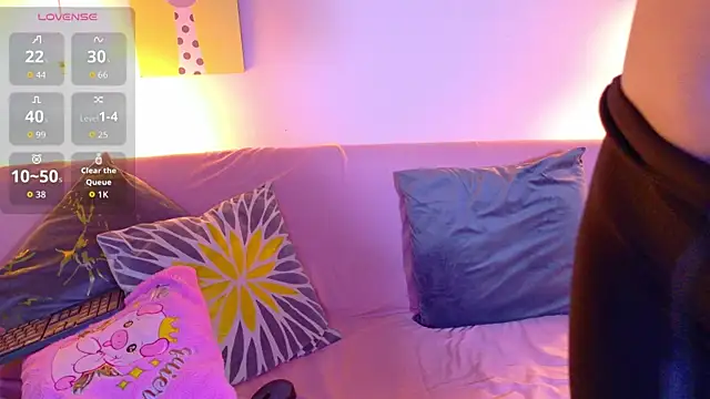 Snapshot of BabyDollvibes chatting on 10-14-25, 06:09 BabyDollvibes online show from 10-14-25, 06:09