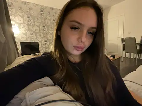 Snapshot of EllaStarrxxx chatting on 10-22-25, 09:47 EllaStarrxxx online show from 10-22-25, 09:47