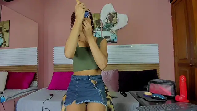 Snapshot of Tiffannydoll99 chatting on 11-15-25, 05:09 Tiffannydoll99 online show from 11-15-25, 05:09