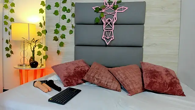 Snapshot of MarianaMiller1 chatting on 10-21-25, 03:51 MarianaMiller1 online show from 10-21-25, 03:51