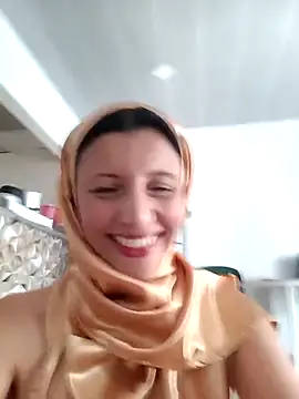 Snapshot of Aafsha_ chatting on 10-10-25, 12:04 Aafsha online show from 10-10-25, 12:04