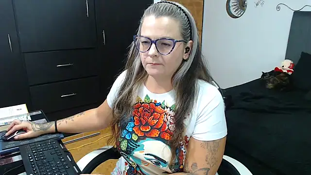 Snapshot of perlagoloza05 chatting on 10-28-25, 03:43 perlagoloza05 online show from 10-28-25, 03:43