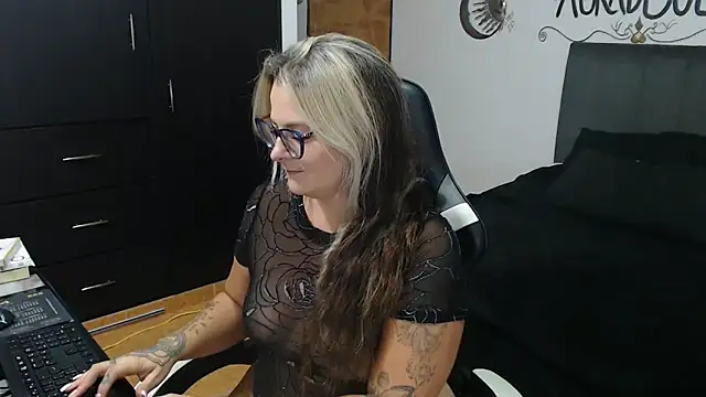 Snapshot of perlagoloza05 chatting on 11-08-25, 03:29 perlagoloza05 online show from 11-08-25, 03:29