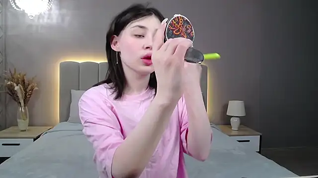 DianaMello online show from 12-19-25, 06:31