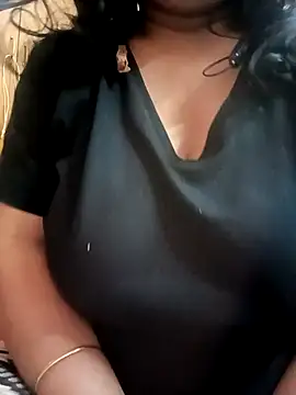 Snapshot of SAMAYRA23 chatting on 11-17-25, 07:47 SAMAYRA23 online show from 11-17-25, 07:47