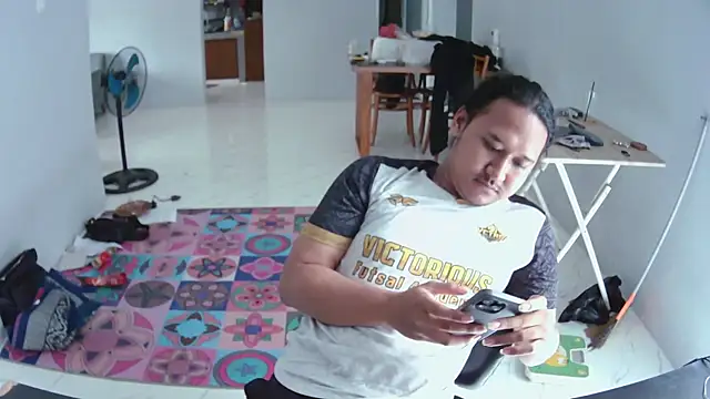 Snapshot of latexidn chatting on 11-15-25, 06:22 latexidn online show from 11-15-25, 06:22