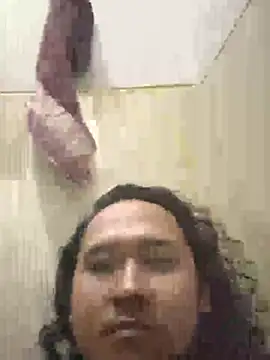 Snapshot of latexidn chatting on 12-17-25, 08:04 latexidn online show from 12-17-25, 08:04