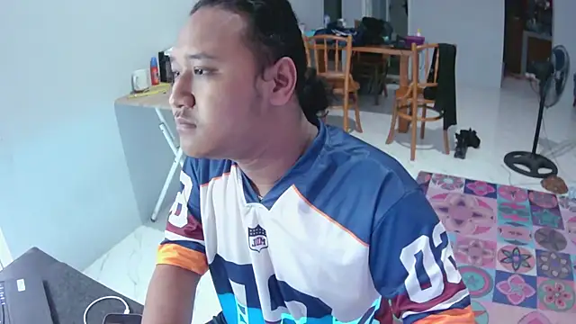 Snapshot of latexidn chatting on 12-22-25, 07:05 latexidn online show from 12-22-25, 07:05