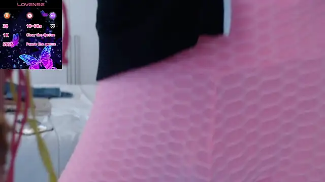 Snapshot of Spicypamy chatting on 10-24-25, 01:18 Spicypamy online show from 10-24-25, 01:18