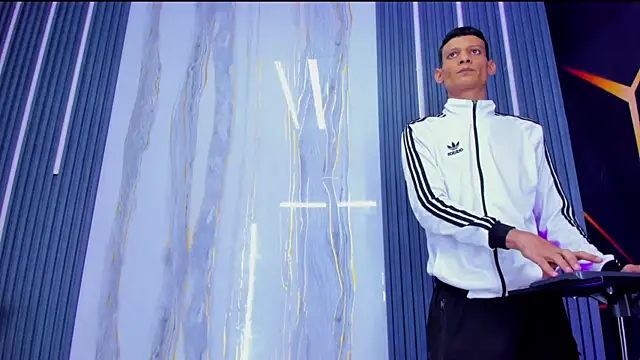 Play boys Hot2 online show from 11-24-25, 08:36