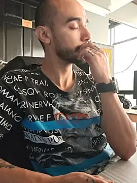 Snapshot of 2_fire chatting on 10-15-25, 01:00 2 fire online show from 10-15-25, 01:00