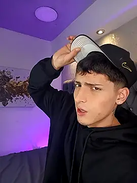 MateoMitchell online show from 11-15-25, 04:43