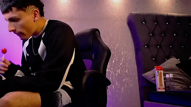 MateoMitchell online show from 12-22-25, 10:40