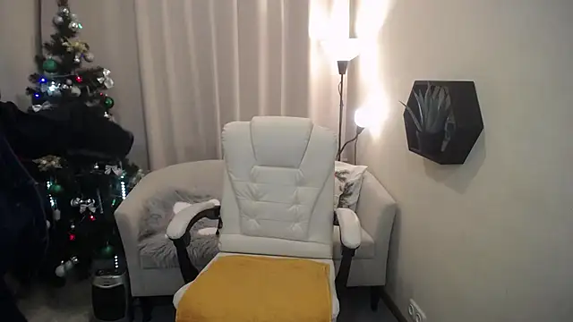 VestaWoody online show from 12-20-25, 01:18